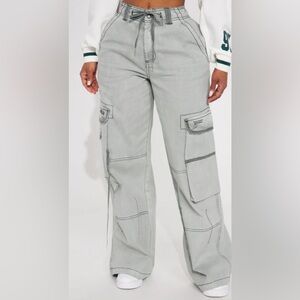 Fashion nova Think Twice Cargo Jean Size Small
